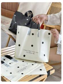 20 piezas Bolsas de tote de regalo de plástico grueso, bolsas de compras reutilizables con acabado mate, negro y blanco, adecuadas para recuerdos de fiesta, embalaje impermeable, patrón de lunares redondos, gran capacidad para ropa, compras de mujeres, cumpleaños, boda, San Valentín, despedida de soltera, ducha nupcial, Halloween, Navidad