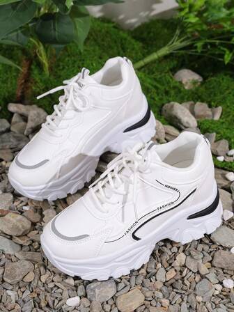 1 双黑色条纹白色皮革女式休闲运动鞋，厚底厚底运动鞋，隐形坡跟鞋垫，适合日常、度假、约会场合，闪光简约经典，高度 7.5 厘米