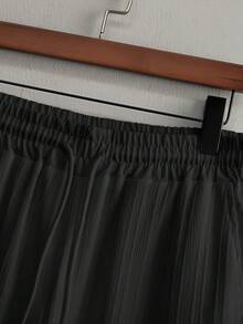 Conjunto informal de dos piezas para hombre (camisa de manga corta lisa con textura + pantalón recto con cintura elástica y cordón). - Negro - Ver 4