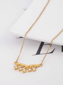 1件18K镀金铜V形单排流苏吊坠项链，镶嵌人造锆石，异域风情，时尚优雅，适合女性日常及派对佩戴，可作为送给女友的礼物，亦可作为社交礼品。 - 金色 - 查看 6