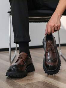 经典复古布洛克雕花男士商务休闲皮鞋，百搭厚底增高正装鞋，适合工作和通勤婚礼配饰