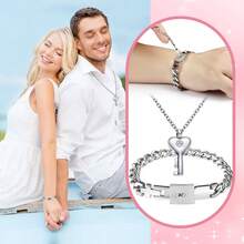 JEWELRYWE JewelryWe Pärchen Schloss Schlüssel Schmuckset: Paare Armband Halskette Set Damen Kette mit Geschenkbox Herz Anhänger Cuban Lock Armkette Edelstahl Geschenke für Partner Weihnachten Valentinstag