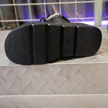 Damskie buty sportowe jesień i zima 2025 w stylu punk z grubym dnem i okrągłym noskiem, zapinane na zamek błyskawiczny z boku, czarne, brzoskwiniowe, serduszko, damskie, wysokiej jakości, lekkie, antypoślizgowe, miękkie i wygodne, podwyższone buty robocze, damskie, poliuretanowe, zintegrowane, smukłe, podwyższone buty, Halloween, studentki muszą podwyższyć smukłe, uniwersalne buty do uprawiania sportów na świeżym powietrzu, buty zimowe, czarne buty na obcasie, czarne buty na obcasie dla kobiet, brązowe buty świąteczne - Czarne - Zobacz 9