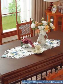 1 件 100% 涤纶刺绣镂空花卉桌旗，适用于餐桌、橱柜、电视柜、冰箱、桌布、灯垫、家居装饰、节日装饰、派对、生日、防尘罩、桌旗、盘垫、礼物、室内和室外、派对和婚礼装饰，多种尺寸可选，四季皆宜