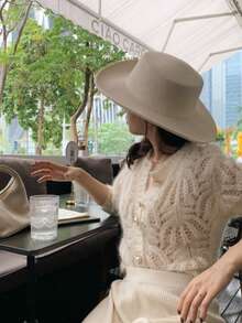 Nuovo cardigan in maglia bianco cavo e sottile in imitazione mohair, giacca in maglia bianca cava con bottoni in perla per le donne, autunno