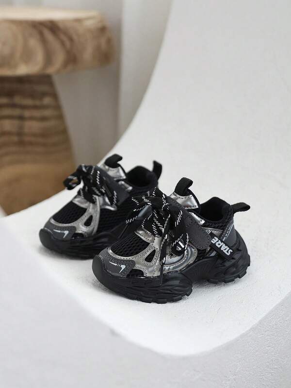 A Pair Of Children's Casual Sneakers, Featuring Dual Mesh Breathability, Soft Leather Upper, Lightweight, And Comfortable To Wear, With Round Toe And Low-Cut Design, Suitable For Babies' Outdoor Travel, Sports, And Leisure Activities