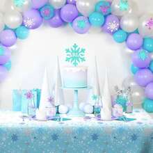 1 Stück blaue weiße Plastik Schneeflocken Tischdecke (54x108 Zoll) Frozen Geburtstag Winter Wonderland Dekorationen Einweg Tischdecke für Weihnachten, Neujahr, Party Zubehör und Dekoration