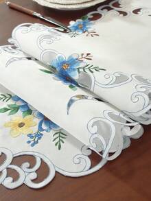 1 件 100% 涤纶刺绣镂空花卉桌旗，适用于餐桌、橱柜、电视柜、冰箱、桌布、灯垫、家居装饰、节日装饰、派对、生日、防尘罩、桌旗、盘垫、礼物、室内和室外、派对和婚礼装饰，多种尺寸可选，四季皆宜