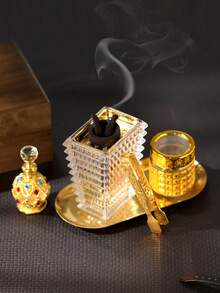 1 buc/set arzător de tămâie pătrat unic din sticlă, suport de tămâie creativ în stil minimalist modern. Poate fi folosit pentru decorul casei, dormitor, sufragerie (ca piesă centrală), birou, studio de yoga și petreceri pentru a crea o ambianță elegantă. Potrivit și pentru decorul templului. Acest arzător de parfum este o alegere ideală de cadou pentru sărbători.