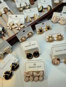 30-新款时尚不锈钢耳环/手工制作滴油水果动物随机混搭卡通大泥橡胶针耳钉套装，手工制作，厚度和尺寸不均匀，我最近购买的订单包括低过敏性耳环，女士耳环。 - 彩色 - 查看 4