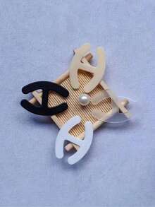 4pcs/2pcs Flower Shaped Bra Strap Clips, Invisible Anti-Slip Bra Strap Holders Women's Undergarment Accessories Invisible Slip-Proof Bra Strap Buckle For Lingerie - Crossback Straps, Transparent Buckle, Anti-Slip