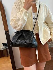 1 件复古简约仿编织纹理酒红色大容量褶皱云朵手拿包，适合派对、活动和日常穿搭，时尚酒红色包包，灵感源自女性柔美气质。 - 黑色 - 查看 2