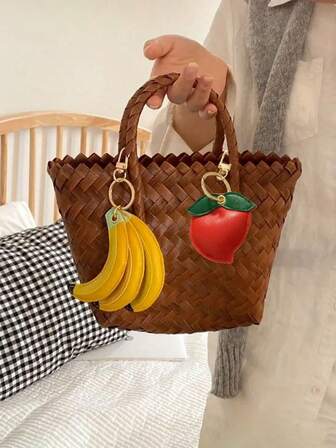 有趣的香蕉钥匙扣，可爱的女士香蕉钥匙扣，时尚水果香蕉钥匙扣创意仿真 PU 香蕉水果钥匙扣韩式包包配饰吊坠男女 - 有趣的水果吊坠配金色环 | 仿香蕉设计，俏皮的钥匙包饰物，钱包，背包 - 光面日常携带配饰礼物