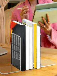 2/1 pieza Soporte de libros de escritorio, Soporte de libros multifuncional, Estantería de libros a prueba de terremotos, Estantería de libros portátil, Acrílico, Organizador de libros, Compartimento independiente, Apertura grande, Adecuado para dormitorio, sala de estar, escuela, dormitorio, escritorio de oficina, papelería, documentos, cocina, baño, regalo de cumpleaños, regalo de Navidad, regalo de Halloween, regalo para compañeros de clase