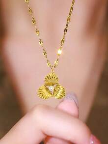 1件18K镀金不锈钢双层三叶吊坠项链，优雅百搭，适合女性日常佩戴。 - 三瓣葉子項鍊 - 查看 2