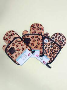 2pcs Heat Resistant Oven Gloves And Pot Holders Set, Thick High Temperature Resistant Printed Gloves, Microwave Oven Gloves, Heat Insulation Gloves And Mat, Hand Protection, Kitchen Supplies, Thanksgiving, Christmas, Party Supplies, Perfect Gift