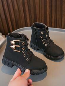 1 Pair Fashion Metal Buckle Decor Girls Short Boots, Minimalist & Chic Back To School Campus Boots, Suitable For Casual Wear, School Uniform, Any Season