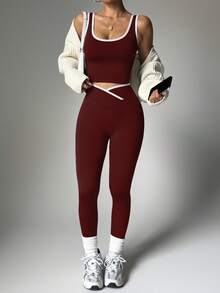 女士高腰瑜伽健身套装 - 拼色运动上衣和紧身裤，弹性涤纶混纺，非常适合跑步和训练 - 酒紅色 - 查看 7