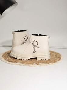 1 Pair Of Fashionable New Round Toe Comfortable And Simple Children's Flat Shoes, Casual Daily Outdoor Low Top Star Short Boots, Suitable For Autumn And Winter Wear