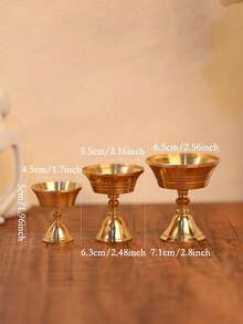 1 Peça/1 Conjunto Suporte de Vela de Chá de Latão Decoração para Casa Castiçal de Manteiga Castiçal de Lâmpada de Óleo de Cobre. Para Decoração de Quarto/Decoração de Casa/Decoração de Mesa, Melhor Presente para Amigo/Presente de Inverno/Dia de Ação de Graças/Natal/Halloween, Suprimentos Casuais Diários para Festa, Velas Brancas, Simples, Elegante, Atmosférico, Velas Românticas para Casamento e Mesa, Podem Ser Usadas como Festa de Aniversário, Cafeteria, Sala de Estar, Sala de Jantar