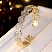 Modny minimalistyczny okrągły uśmiechnięty twarz miedziany cyrkonia sześcienna dekoracyjny dodatek, odpowiedni na imprezy i spotkania