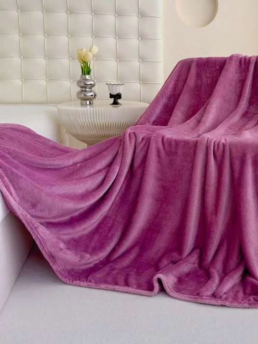 Frazada de Lisa tamaño queen, ultra suave y cálida, diseño minimalista, adecuada para invierno, fácil de limpiar y mantener, perfecta para dormitorio o sala, regalo ideal para cualquier ocasión. - púrpura - Ver 1