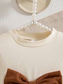 Herbst/Winter Baby Mädchen süßer Rundhals brauner Flügelärmel Rüschen Langarm Top mit brauner Schleife Deko & brauner Vintage Stil Rock