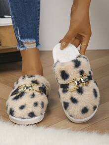 1 Pair Leopard Print Faux Fur Soft Slip-On Slippers With Metal Decor, Comfortable Fluffy House Slippers, Casual Wear For Women, Autumn/Winter, Random Leopard Pattern
