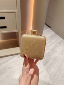 Moonlit Eve 包 - 全新复古奢华钻石迷你手提包，魅力四射的派对包，优雅迷人的闪耀水晶手拿包，专为成熟女性设计。适合派对、婚礼、庆典和正式活动，可完美搭配派对礼服、晚礼服和亮片服装。也非常适合新年出游，与女士派对礼服完美搭配，是派对的最佳选择。 - 金色 - 查看 9