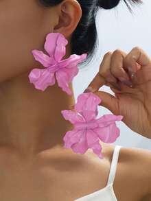 Hoa tai hoa hồng lớn