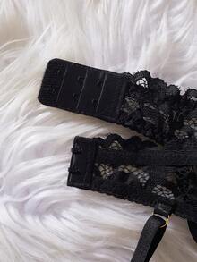 女士性感蕾丝内衣套装，迷人镂空设计，舒适亲肤蕾丝文胸和丁字裤套装，适合浪漫度假和梦幻之夜 - 黑色 - 查看 6