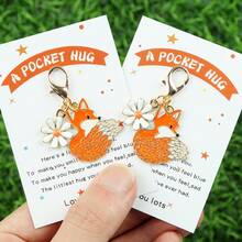 1pc/2pcs/5pcs Fox & Daisy Keychains With "A POCKET HUG" Comfort Card - Cute Animal Keychain, Ideal For Birthday, Wedding,Cheer-Up & Friendship S,Perfect For Friend,Family,Daily Bag Charms And Backpack Decoration,Suitable For Men And Women. Halloween Accessories Teachers Day Christmas Gift Ideas Bag Accessories Lanyards With Id Holder Car Accessories