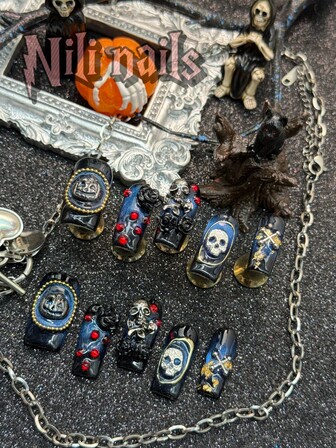 10 件万圣节美甲手工按压指甲方形黑色和蓝色猫眼 3D 南瓜和鬼脸和蜘蛛网按压指甲扎染亚克力按压指甲套装 Y2K 美甲适合节日使用全覆盖亚克力按压指甲套装 3D 珍珠装饰适合女孩和女士带 1 个迷你指甲锉和 1 片粘合剂美甲用品