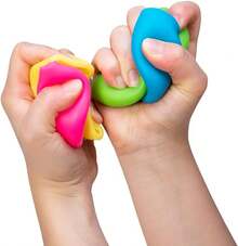 Schylling NeeDoh  'N' Squeeze - Sensory Squeeze Toy - Contains 4 Squishy Noodles - 3" Wide - Color May Vary (Pack Of 1),This Is The Best Gift To Give Them On Christmas, Halloween Or A Child's Birthday. - 1 - 查看 3