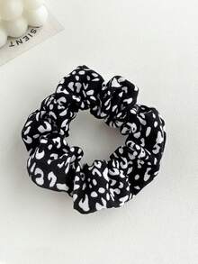 1pc Women's Cartoon Black & White Leopard Dot Wave Scrunchie, Elegant Retro Fashion Versatile Hair Accessory For Ponytail & Bun, Suitable For Daily Hairstyles, Ponytail Holders, Hair Elastics, Hair Rubber Bands, Scrunchies, Hair Rope ,Animal Print