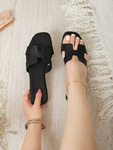 Sandalias planas de moda para mujer con vibra de vacaciones de verano, zapatos de primavera, zapatos de primavera break, zapatos de vacaciones de Semana Santa, zapatos casuales, zapatos de playa - Negro - Ver 1