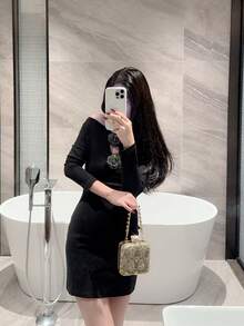 Moonlit Eve 包 - 全新复古奢华钻石迷你手提包，魅力四射的派对包，优雅迷人的闪耀水晶手拿包，专为成熟女性设计。适合派对、婚礼、庆典和正式活动，可完美搭配派对礼服、晚礼服和亮片服装。也非常适合新年出游，与女士派对礼服完美搭配，是派对的最佳选择。 - 金色 - 查看 10