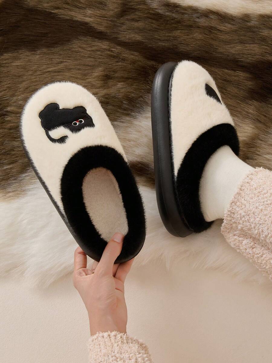 Schwarze & weiße Cartoon Katze bestickte warme Plüsch Hausschuhe für Frauen, weiches EVA Material für Schlafzimmer & Wohnzimmer, Paar Hausschuhe