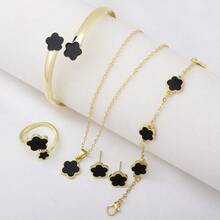5 Pieces Of Popular Lucky Clover Fashion Lucky Stud Necklace Bracelet Ring Five-Piece Set With Five-Petal Flowers, Suitable For Parties And Festivals