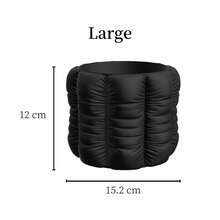 ORIZZONTE Dekorativer, runder Kissenübertopf mit Struktur und Band – Gepolsterte Daunenstruktur – Kreatives Design für Pflanzen, Kakteen, Bonsai – Geschenkidee für Zuhause/Büro – Erhältlich in 2 Größen – 100 % Made in Italy, Versand aus Italien - Schwarz - Übersicht 8