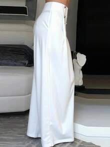 Pantalones rectos y de pierna ancha de estilo francés elegante con botones metálicos de doble botonadura y decoración, color blanco sólido para mujer. Altamente favorecedores y alargadores, adecuados para uso diario, oficina y citas