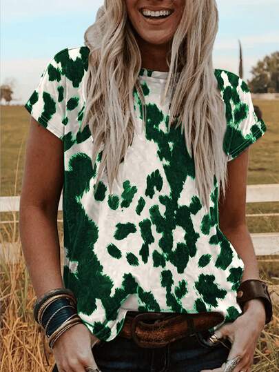 Christmas New Retro Western-Style Cow Print T-Shirt, Loose And Slimming Round-Neck Short-Sleeve Top. Made Of Vintage-Style Pure Cotton, Versatile Casual Shirt Featuring Classic Black-And-White Cow Print, With A Retro Worn Look Full Of Western Cowboy Charm; The Round-Neck Short-Sleeve Design Is Simple And Elegant, And The Loose Fit Is Friendly To All Body Types, Creating A Relaxed And Leisurely Vibe. Suitable For Layering In Autumn And Winter.