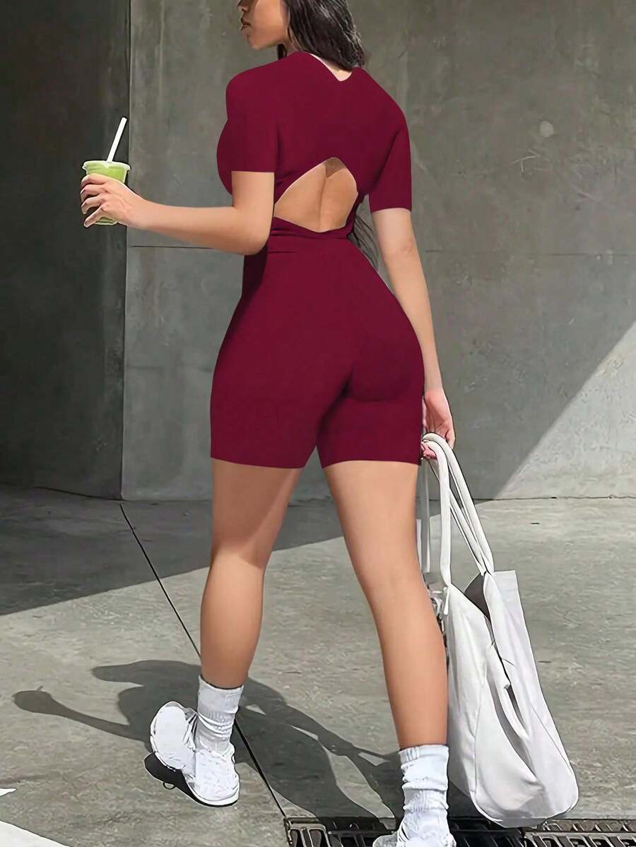 Jumpsuit Pendek Ketat Serbaguna dengan Desain Tanpa Punggung, Menonjolkan Lekuk Tubuh, Mode Baru untuk Musim Panas yang Elegan - Burgundy - View 1
