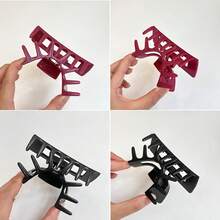 1个柔软硅胶发爪夹,强力防滑,表面光滑,有棕色/红色/黑色/白色可选,男女通用设计,适合日常佩戴、健身、旅行和正式场合,轻柔取下不伤发,时尚现代的发饰,是情人节和圣诞节的完美礼物,也是浴室用品、旅行和浴室装饰的理想之选。 - 彩色 - 查看 9