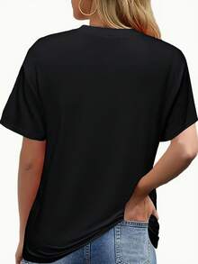 Camiseta unisex de San Valentín estilo occidental para mujeres |   Camiseta con patrón de vaquero occidental Howdy Valentine, impresión de corazón rosa y botas de vaquero, camiseta casual de manga corta y cuello redondo, verano, ropa casual y eventos temáticos, diseño divertido - Negro - Ver 2