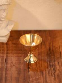 1 Peça/1 Conjunto Suporte de Vela de Chá de Latão Decoração para Casa Castiçal de Manteiga Castiçal de Lâmpada de Óleo de Cobre. Para Decoração de Quarto/Decoração de Casa/Decoração de Mesa, Melhor Presente para Amigo/Presente de Inverno/Dia de Ação de Graças/Natal/Halloween, Suprimentos Casuais Diários para Festa, Velas Brancas, Simples, Elegante, Atmosférico, Velas Românticas para Casamento e Mesa, Podem Ser Usadas como Festa de Aniversário, Cafeteria, Sala de Estar, Sala de Jantar