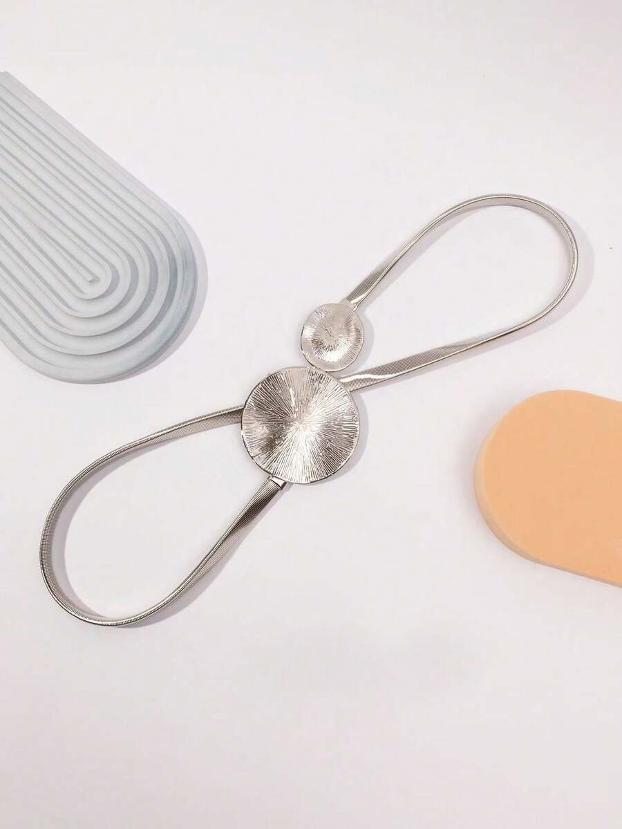 这款优雅的银色弹簧腰带，适合所有季节，是一款性感百搭的都市时尚单品。 - 銀色 - 查看 1