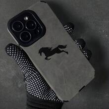 Funda de teléfono a prueba de polvo, asequible y popular con patrón de caballo negro, elegante y clásica, funda de protección personalizada y creativa, diseño a prueba de golpes y anticaídas, resistente a la suciedad y duradera, adecuada para  17/17 Pro/17 Pro Max/17 Air/ 16/16 Pro/16 Pro Max/16 Plus/ 15/15 Pro Max/15 Pro/15 Plus/ 14/14 Pro/14 Plus/14 Pro Max/ 13/13 Pro/13 Pro Max/12/12 Pro/12 Pro Max/11/11 Pro/11 Pro Max/XR/X/XS/XS Max. Es el regalo de cumpleaños perfecto para novias, novios, esposos, esposas, amigos o para uno mismo, innovador y a la moda, adecuado tanto para hombres como para mujeres. - Gris 1982 - Ver 5