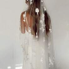 1pc Handmade Floral Beaded Cathedral Bridal Veil, Suitable For Wedding, Photography Props, Long Registration Desk Veil With Hair Comb Fall Clothes For Women - Beige - View 4