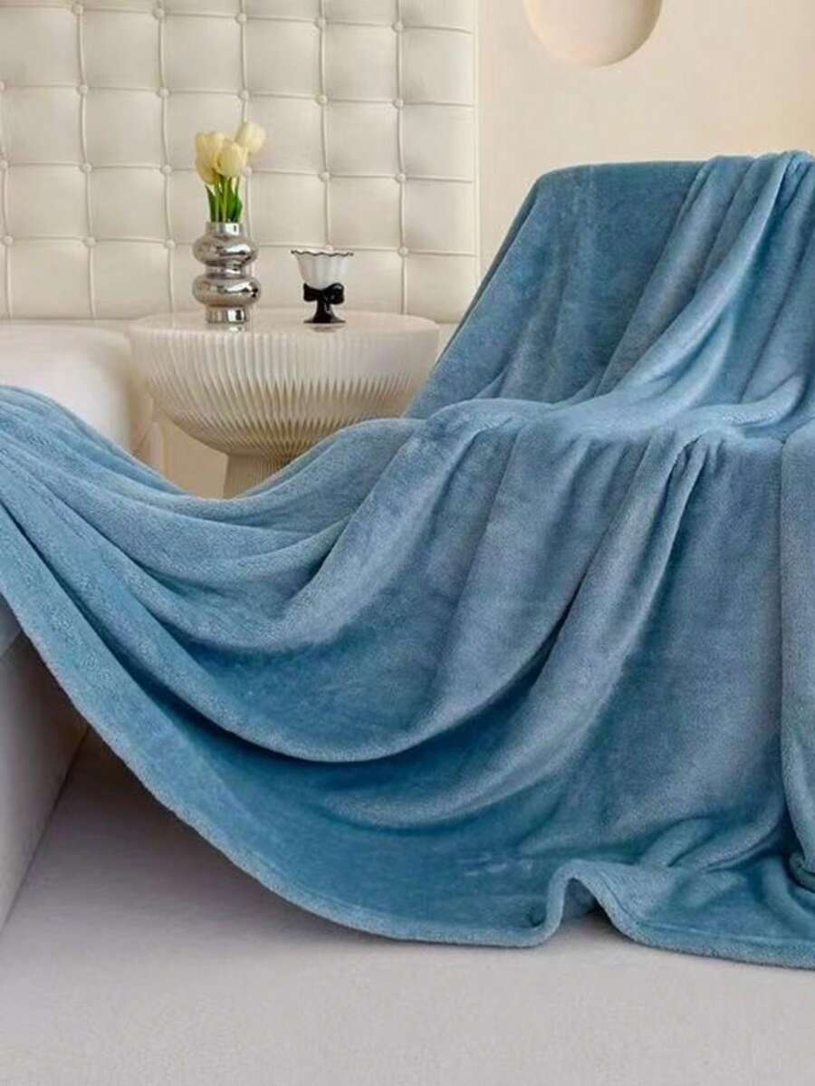 Frazada de Lisa tamaño queen, ultra suave y cálida, diseño minimalista, adecuada para invierno, fácil de limpiar y mantener, perfecta para dormitorio o sala, regalo ideal para cualquier ocasión. - azul claro - Ver 1